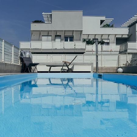 The Prince - Luxury Apartments With Pool Peschiera del Garda Dış mekan fotoğraf