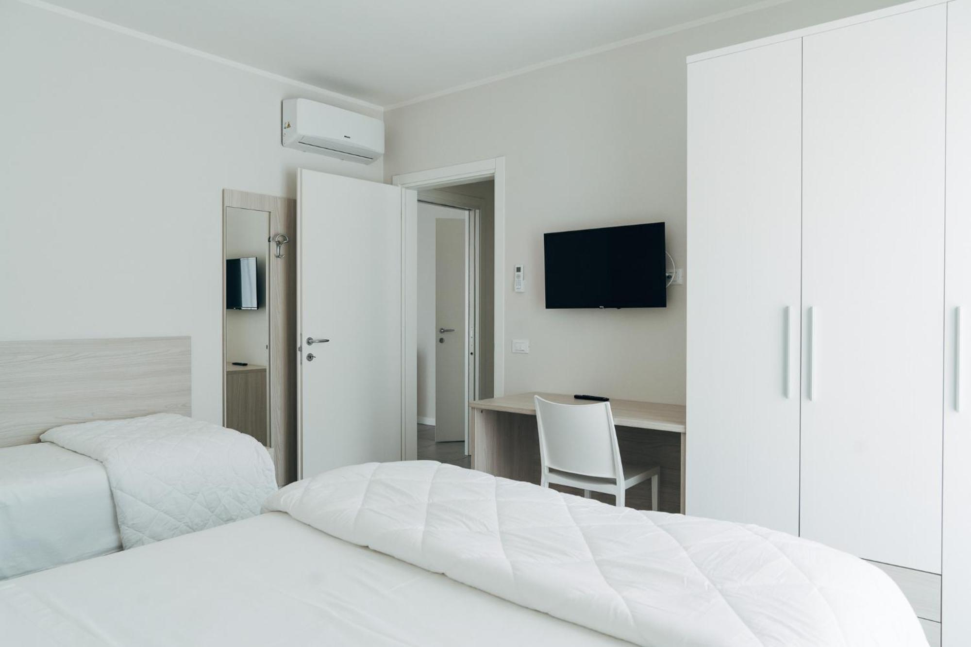 The Prince - Luxury Apartments With Pool Peschiera del Garda Dış mekan fotoğraf