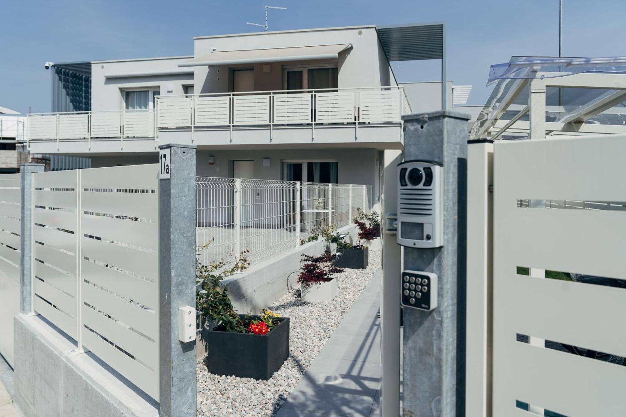 The Prince - Luxury Apartments With Pool Peschiera del Garda Dış mekan fotoğraf
