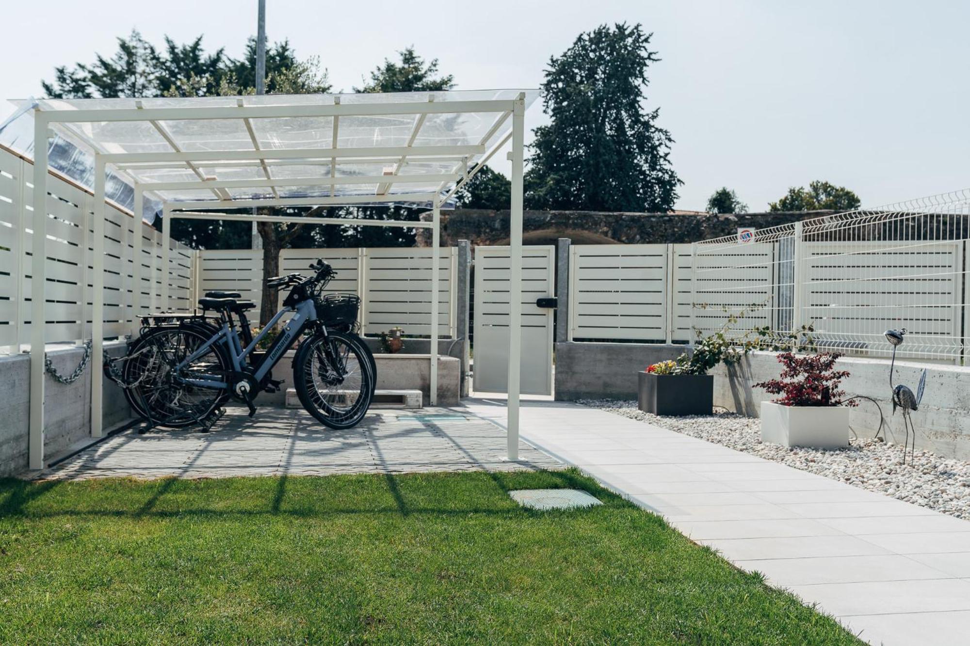 The Prince - Luxury Apartments With Pool Peschiera del Garda Dış mekan fotoğraf