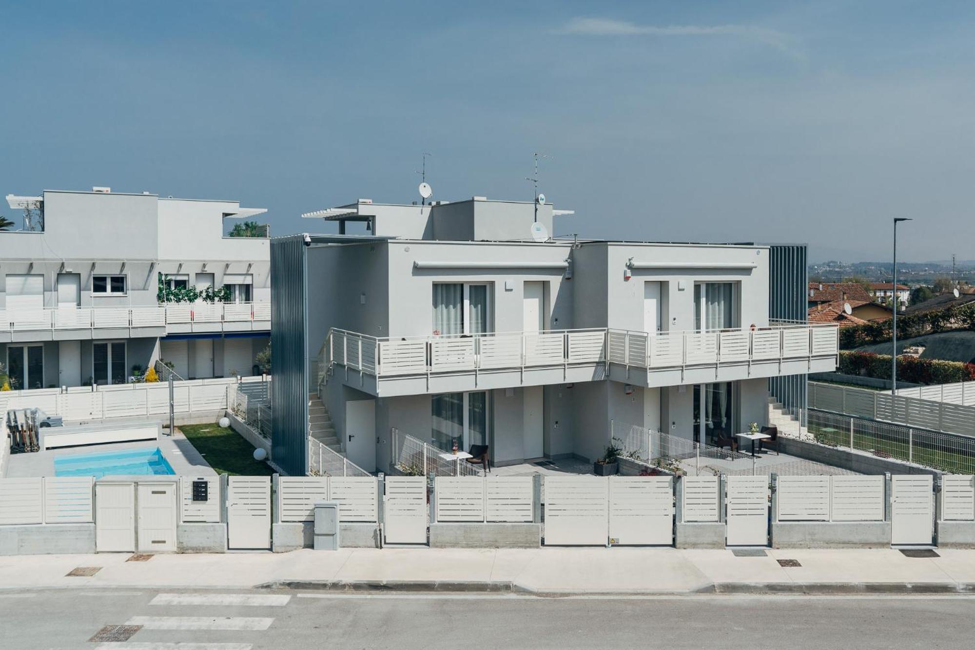 The Prince - Luxury Apartments With Pool Peschiera del Garda Dış mekan fotoğraf