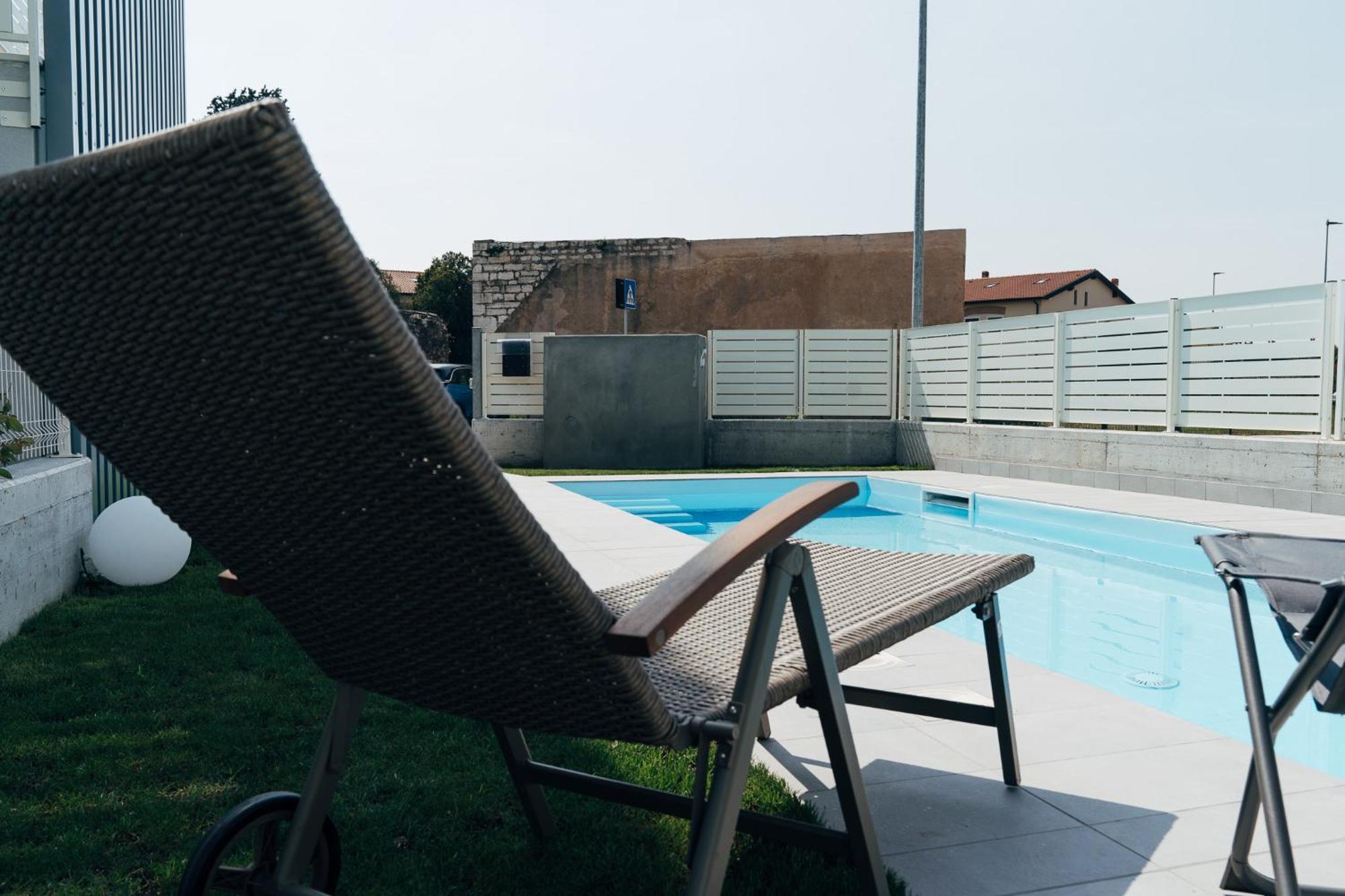 The Prince - Luxury Apartments With Pool Peschiera del Garda Dış mekan fotoğraf