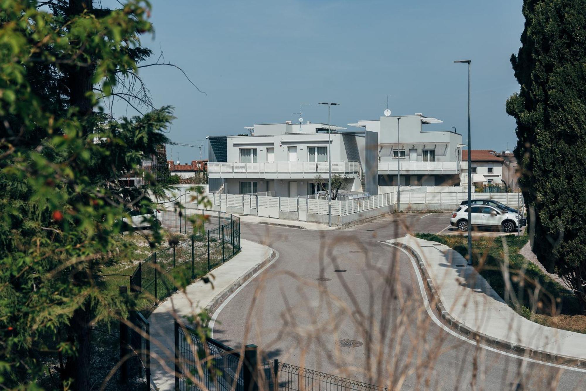 The Prince - Luxury Apartments With Pool Peschiera del Garda Dış mekan fotoğraf